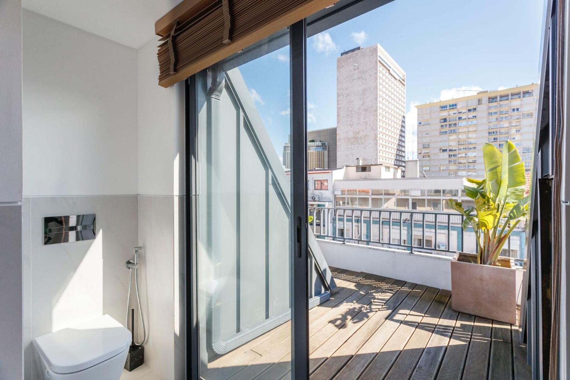 Luxury Suite With Balcony And Shared Accommodation In The Parque Eduardo VII Area Lisboa Dış mekan fotoğraf